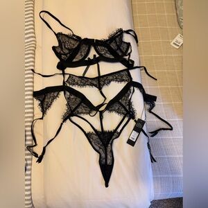 NWT Fashion Nova Worth Meeting For Lace Garter Three Piece Set